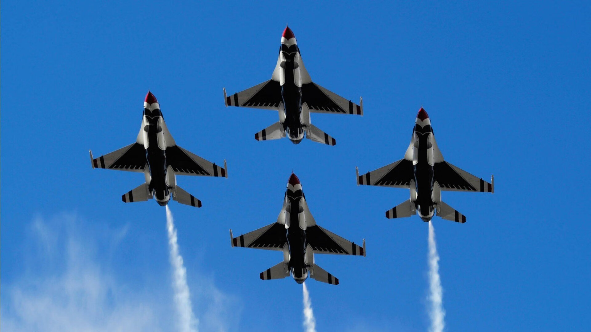 东亚杯国足爆冷 球迷呼吁调整阵容,国足东亚杯比赛直播