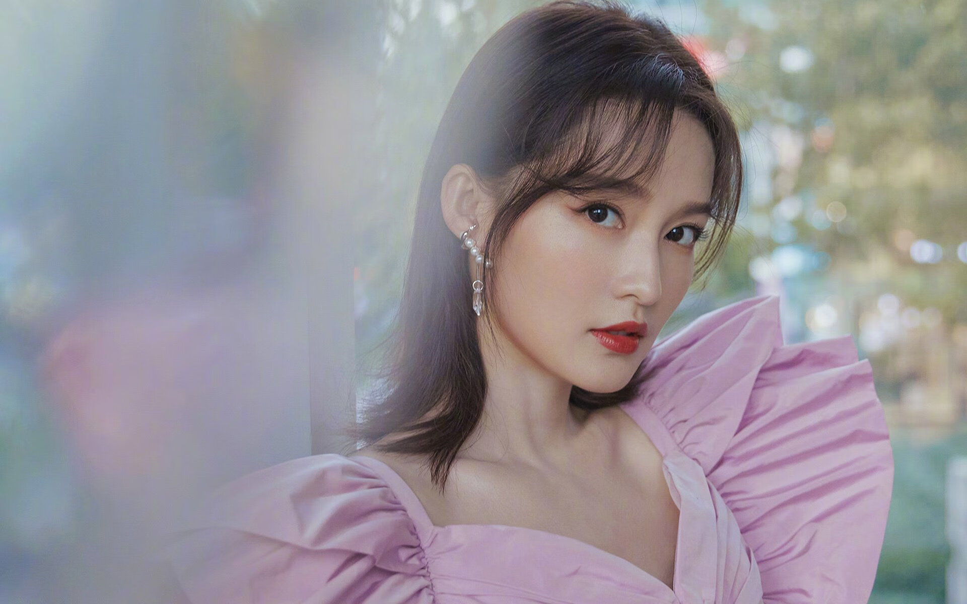 米切尔快攻连得六分骑士锁定胜利,米切尔打的是什么位置